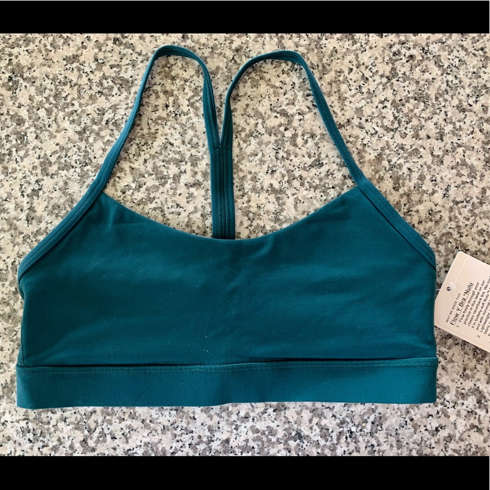 NWT Lululemon Flow Y Bra Size 6, never worn